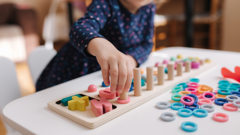 Schermvrij opvoeden bij jonge kinderen: voordelen, tips en voorbeelden (2025)