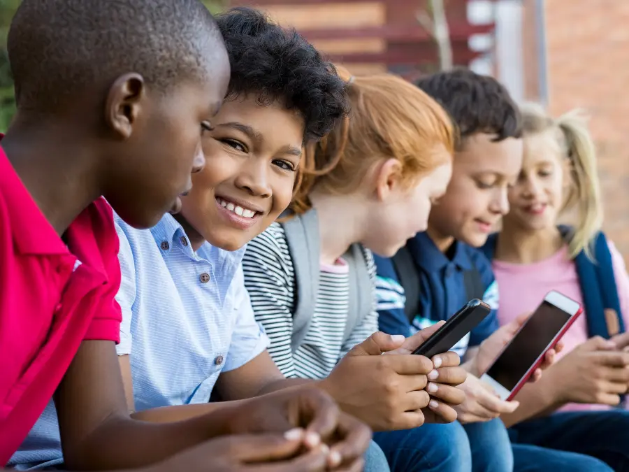 Vanaf nu ook mobieltjesverbod op de basisschool