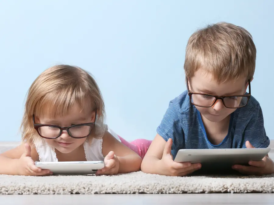 Dit is de juiste schermafstand voor kinderen